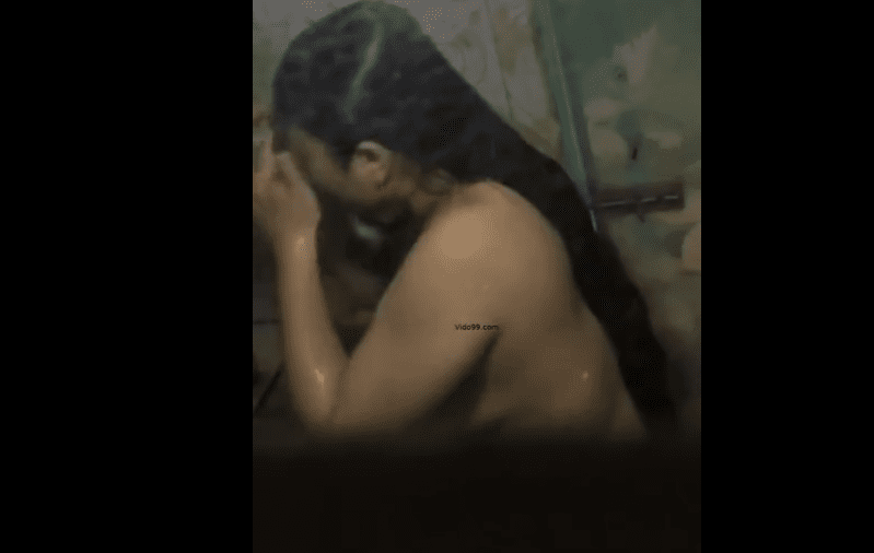 Cute Desi Girl Bathing at Indian Amateur Porn