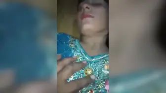 Karachi village wife Uzma blowjob & shaved tight pussy hard fucking video
